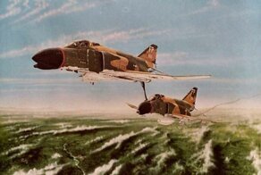 Летчик спас своего ведомого во Вьетнаме, толкая его истребитель своим