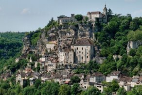 Город на скале и меч в скале