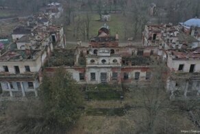 Почему Россия предлагает помощь в восстановлении Нотр-Дама, и превращает в руины свою архитектуру?