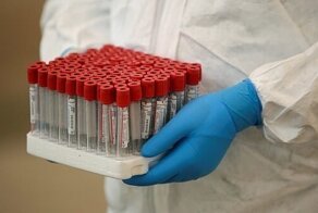 Лондон обвинил Россию в попытке украсть вакцину от коронавируса