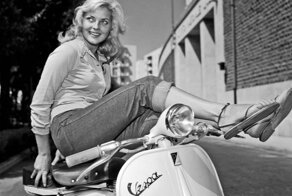 Vespa и девушки — итальянцы знали толк в органичности