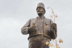 На Украине памятник Ленину превратили в монумент болгарскому колонисту
