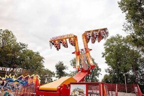 Посетителям аттракциона в Нальчике пришлось повисеть вниз головой