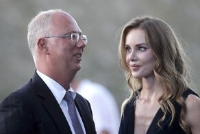 Российский миллиардер и его жена получили прививку от коронавируса