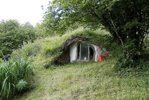 Хоббитская нора выставлена на продажу