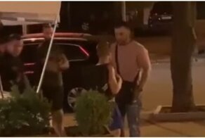 Группа парней остудила пыл дебошира