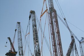 Самый мощный самоходный подъемный кран