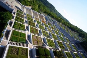 100 ступеней сада Аваджи Юмебутай