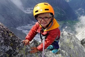 Как выглядит отпуск трехлетнего ребенка, если его родители - экстремалы