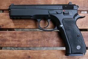 CZ 75: история создания самого успешного чешского пистолет
