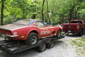 Практически новый гоночный Chevrolet Corvette простоял в гараже 48 лет