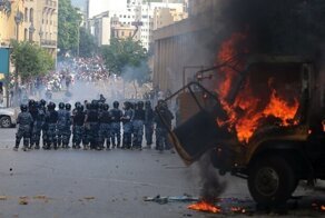 Бейрут снова в огне и дыму: в ходе протестов пострадали почти 500 человек
