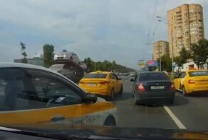 Дорожный конфликт с использованием газового баллончика в Москве