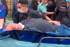 Михаилу Ефремову стало плохо в зале суда - актера госпитализировали с подозрением на инсульт