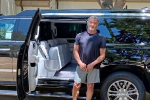 Сильвестр Сталлоне выставил на продажу роскошный  внедорожный лимузин Cadillac Escalade