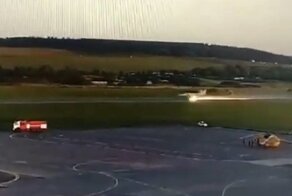 Посадка истребителя Миг-31 со сломанным шасси попала на видео