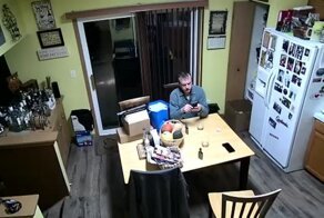 Когда выпила, главное не спалиться!