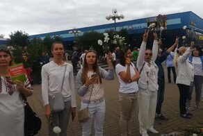 Женщины Минской области вышли на мирные протесты. Как на это отреагировала милиция