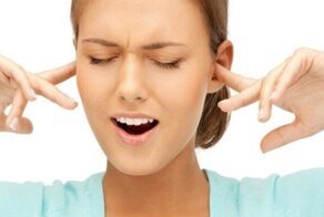 Заложило ухо: причины, что делать