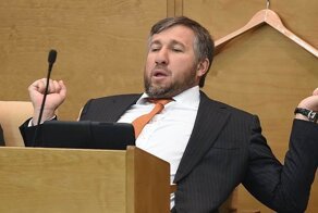 Назван самый богатый депутат Госдумы, с годовым доходом в 2,3 млрд рублей