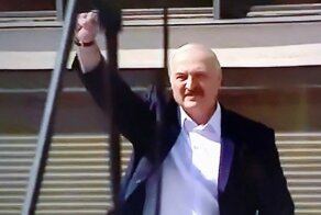 «Спасибо. Я сказал все. Можете кричать «Уходи!»: Лукашенко выступил на заводе МЗКТ