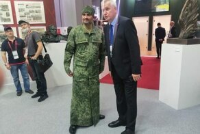 На форуме "Армия-2020" представили камуфляжные рясы и свечи "воинские восковые"