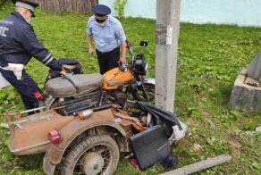На Урале пьяный отец на мотоцикле с коляской покалечил двух своих детей
