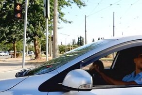 Полицейский-верблюд: в Евпатории страж порядка отреагировал на замечание плевком