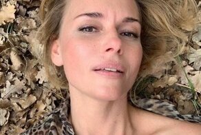 Любовь Толкалина опубликовала фотографию без купальника на берегу моря