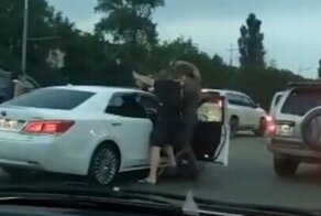 Во Владивостоке в дорожной разборке тренер по кудо ранил ножом сотрудника ДПС