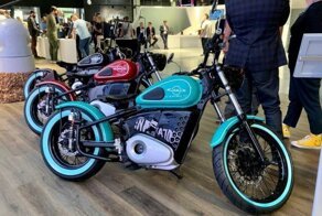 Концерн "Калашников" представил электромотоцикл в стиле классического ИЖ-49