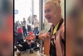 Мать года: в Шереметьево  сняли с рейса пьяную женщину с двумя малышами, пытавшуюся улететь в Турцию