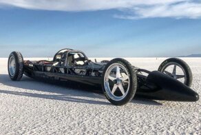 Электрический болид с двумя моторами Tesla установил рекорд скорости на соляном озере