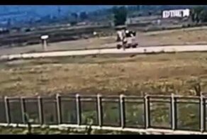 Два человека попали под колеса при катании в ковше погрузчика