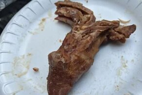 Американка подняла полицию на уши, обнаружив в упаковке копченого мяса кусок, похожий на фаллос