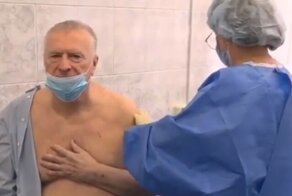 Жириновский протестировал на себе прививку от коронавируса