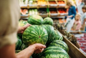 Почему этим летом подорожали арбузы?