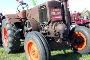 Lanz Bulldog – трактор-тягач для буксирования грузов с нефтяным мотором