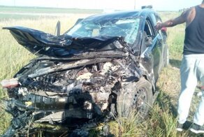Авария дня. Водитель "Гранты" избегал столкновения и вылетел на встречную полосу