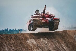 Бурятские танкисты стали чемпионами мира по танковому биатлону