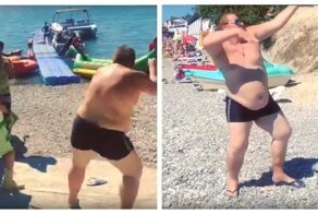 Пухленький турист зажёг на пляже