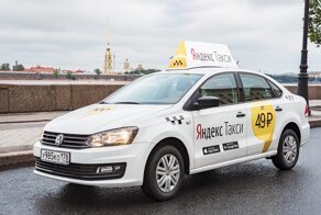 В Тюмени пассажирка с ребенком отпинала таксиста за отказ ее везти