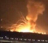 Взрыв на складе боеприпасов превратился в красочное шоу