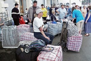 История «челноков»: как клетчатая сумка на время стала символом России