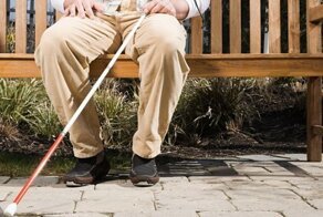 Мужчина ослеп, но это не помешало ему получить водительские права в Оренбургской области