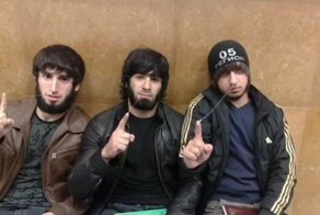 Помывшие ботинки в православном источнике чеченцы начали понимать, что попали
