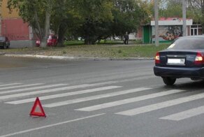 В Каменске-Уральском автомобилистка сбила пенсионерку с внучкой