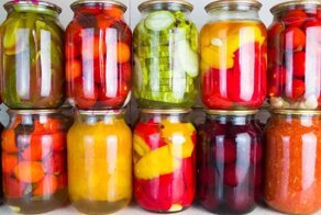 Домашний взрыв: почему лопаются банки с домашними заготовками