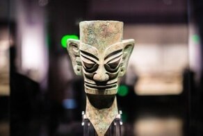 Загадка мастеров бронзового века: какую тайну хранят маски Саньсиндуй