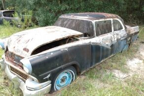 Десятки автомобилей больше 20 лет гниют в лесу: коллекция на грани исчезновения